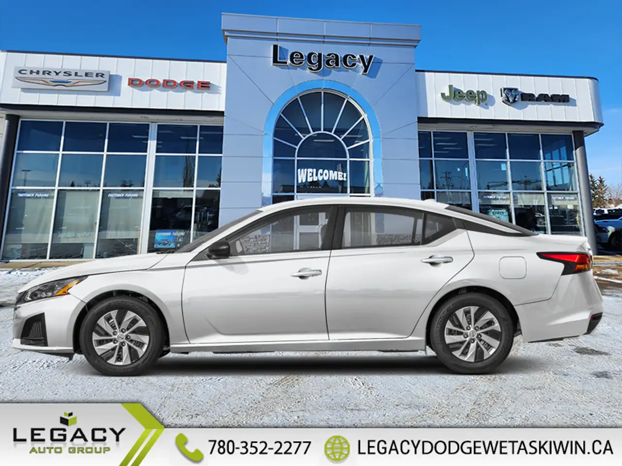 Nissan Altima снимка Nissan Altima