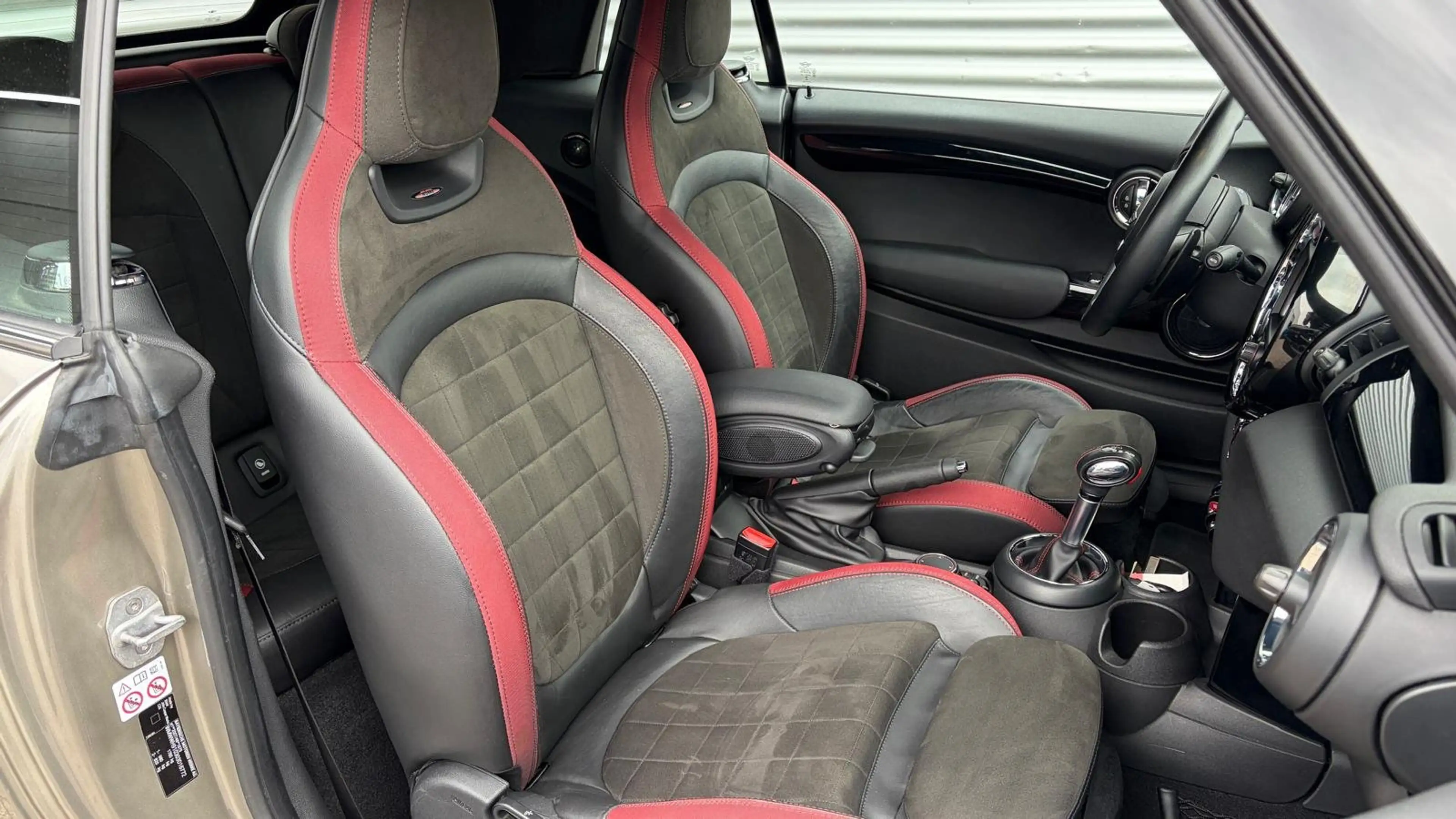 MINI Cooper S Cabrio 2.0 231PK JOHN COOPER WORKS AUTOMAAT / NAVI / LEDE — photo 15