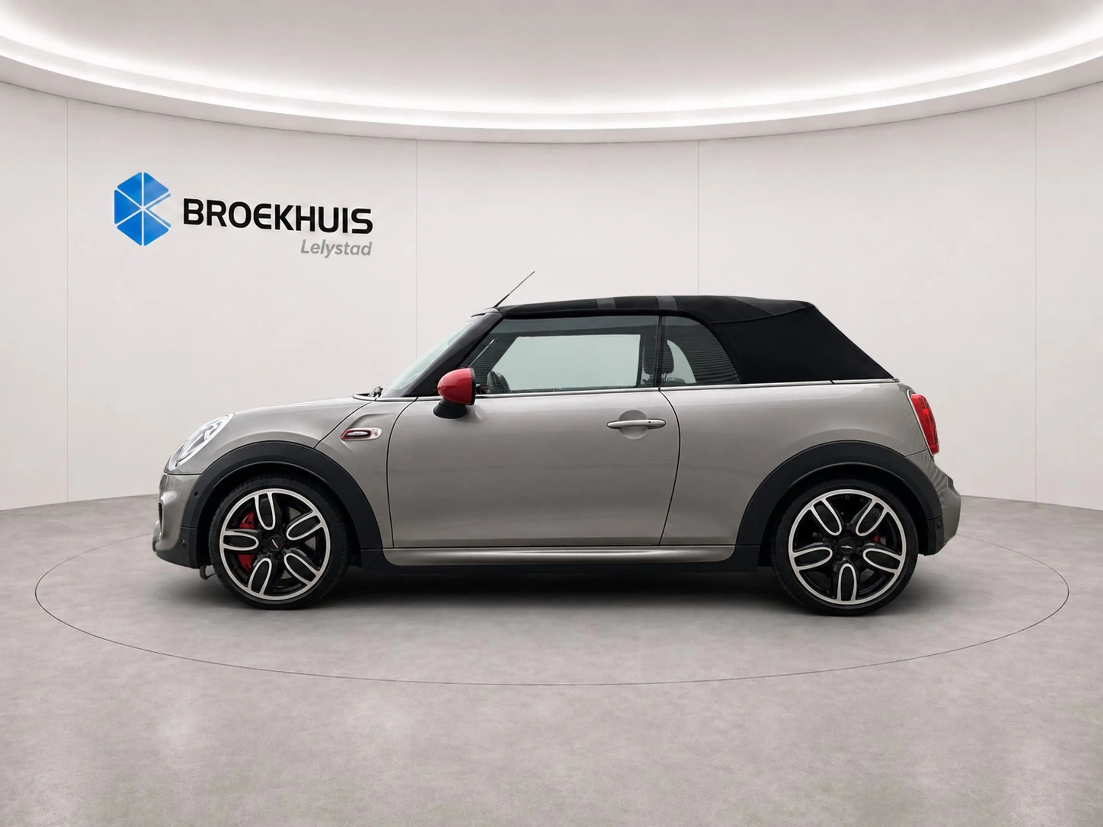 MINI Cooper S Cabrio 2.0 231PK JOHN COOPER WORKS AUTOMAAT / NAVI / LEDE — photo 2