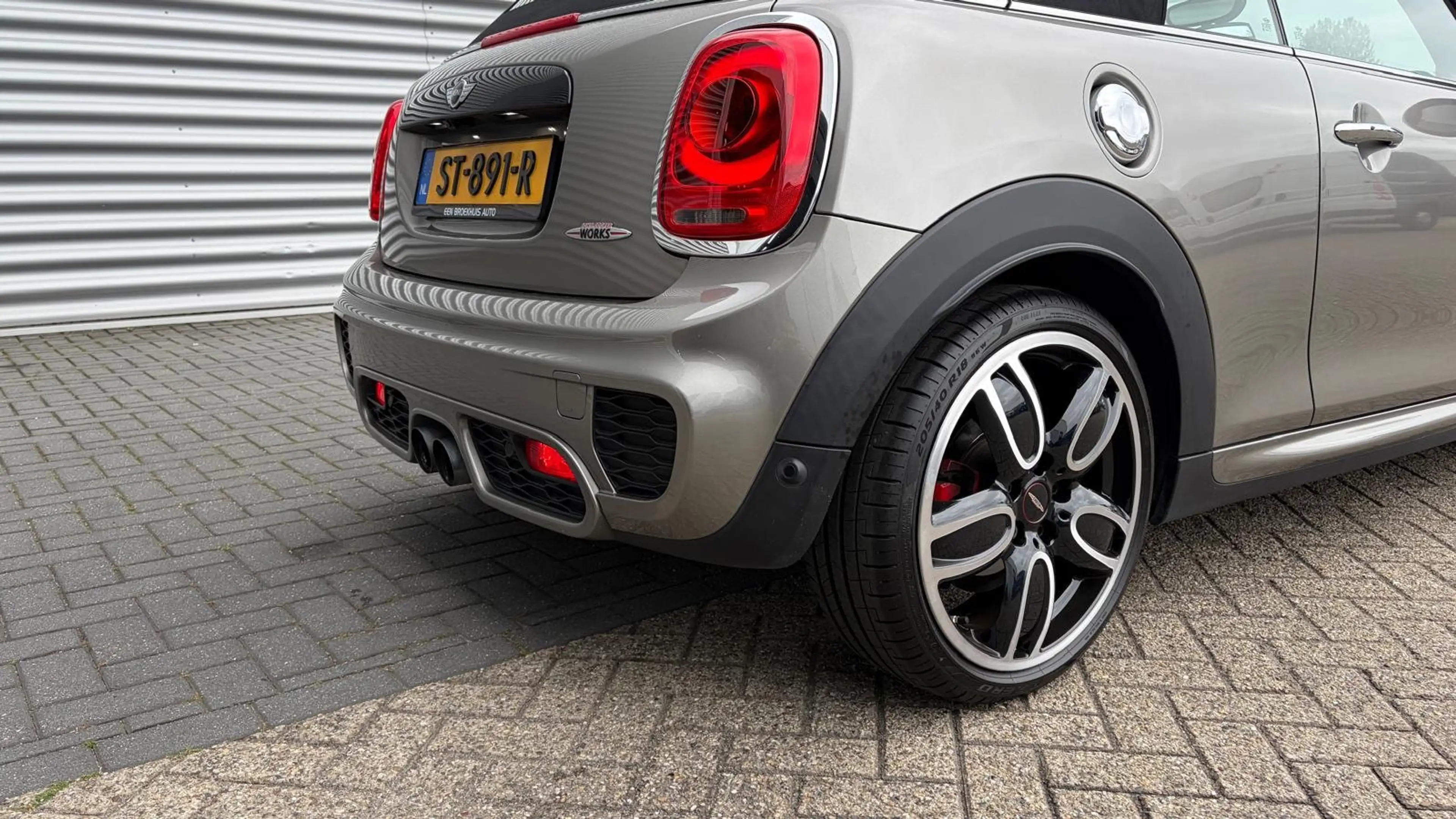 MINI Cooper S Cabrio 2.0 231PK JOHN COOPER WORKS AUTOMAAT / NAVI / LEDE — photo 10