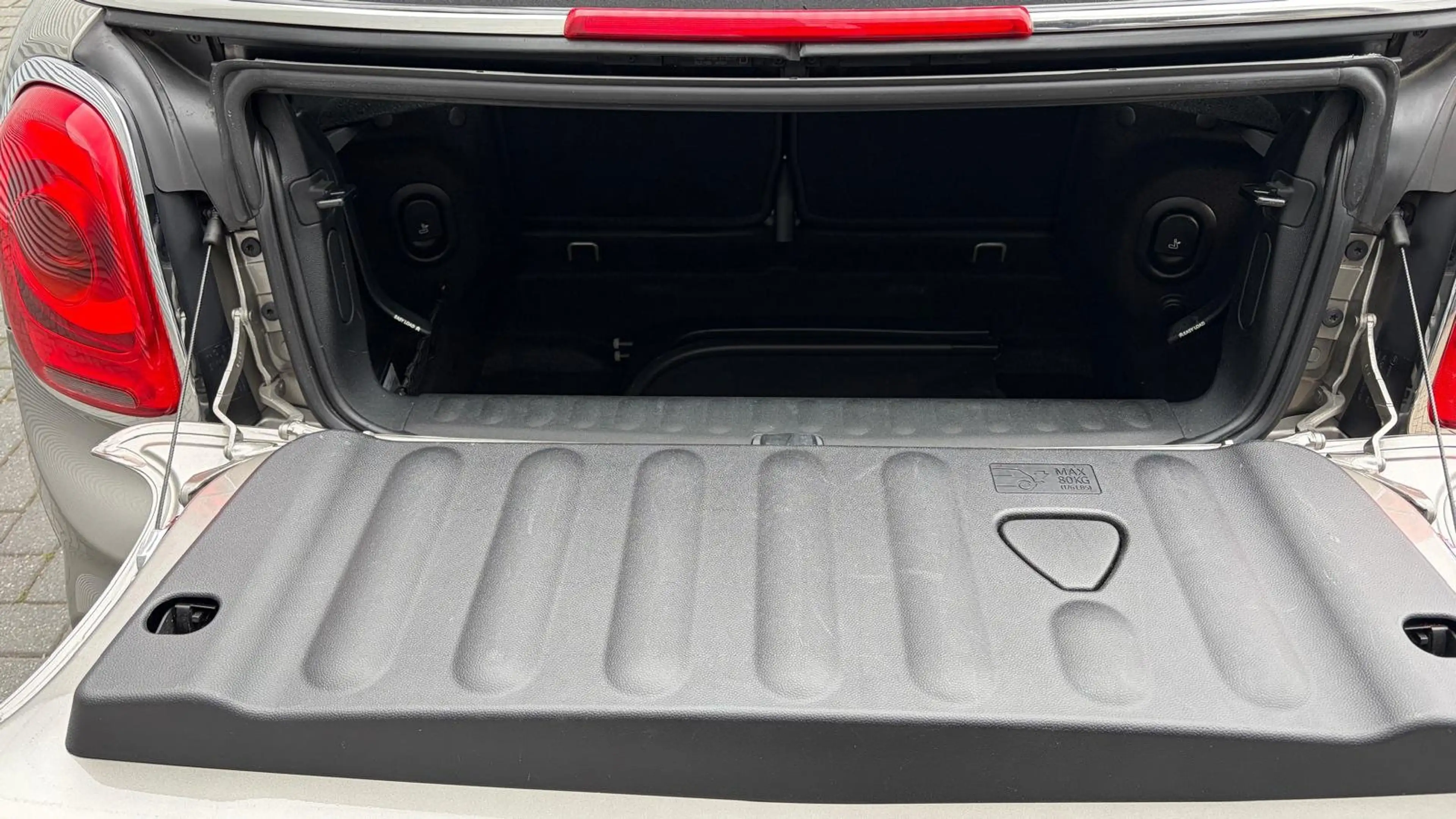 MINI Cooper S Cabrio 2.0 231PK JOHN COOPER WORKS AUTOMAAT / NAVI / LEDE — photo 13