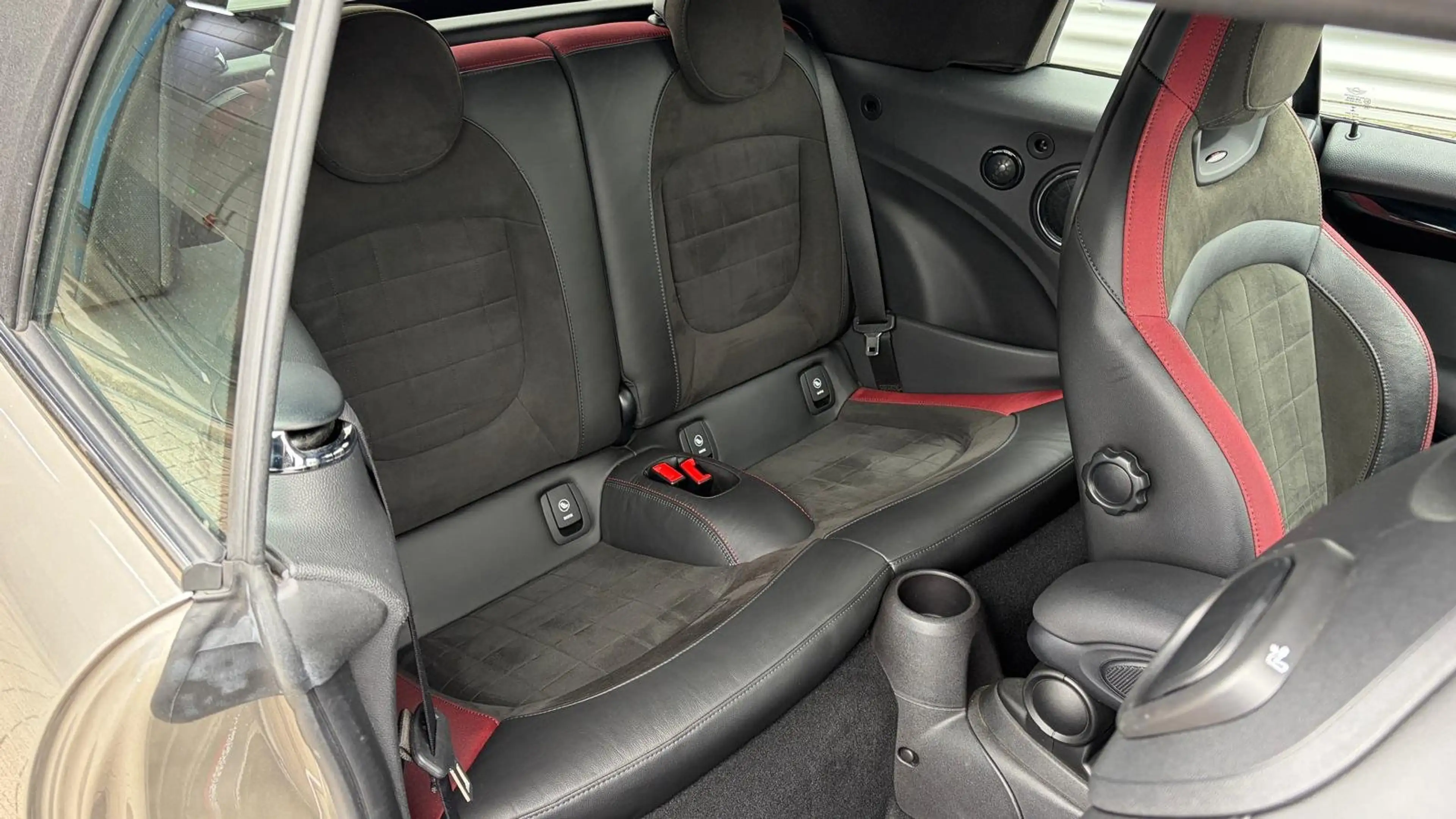 MINI Cooper S Cabrio 2.0 231PK JOHN COOPER WORKS AUTOMAAT / NAVI / LEDE — photo 14
