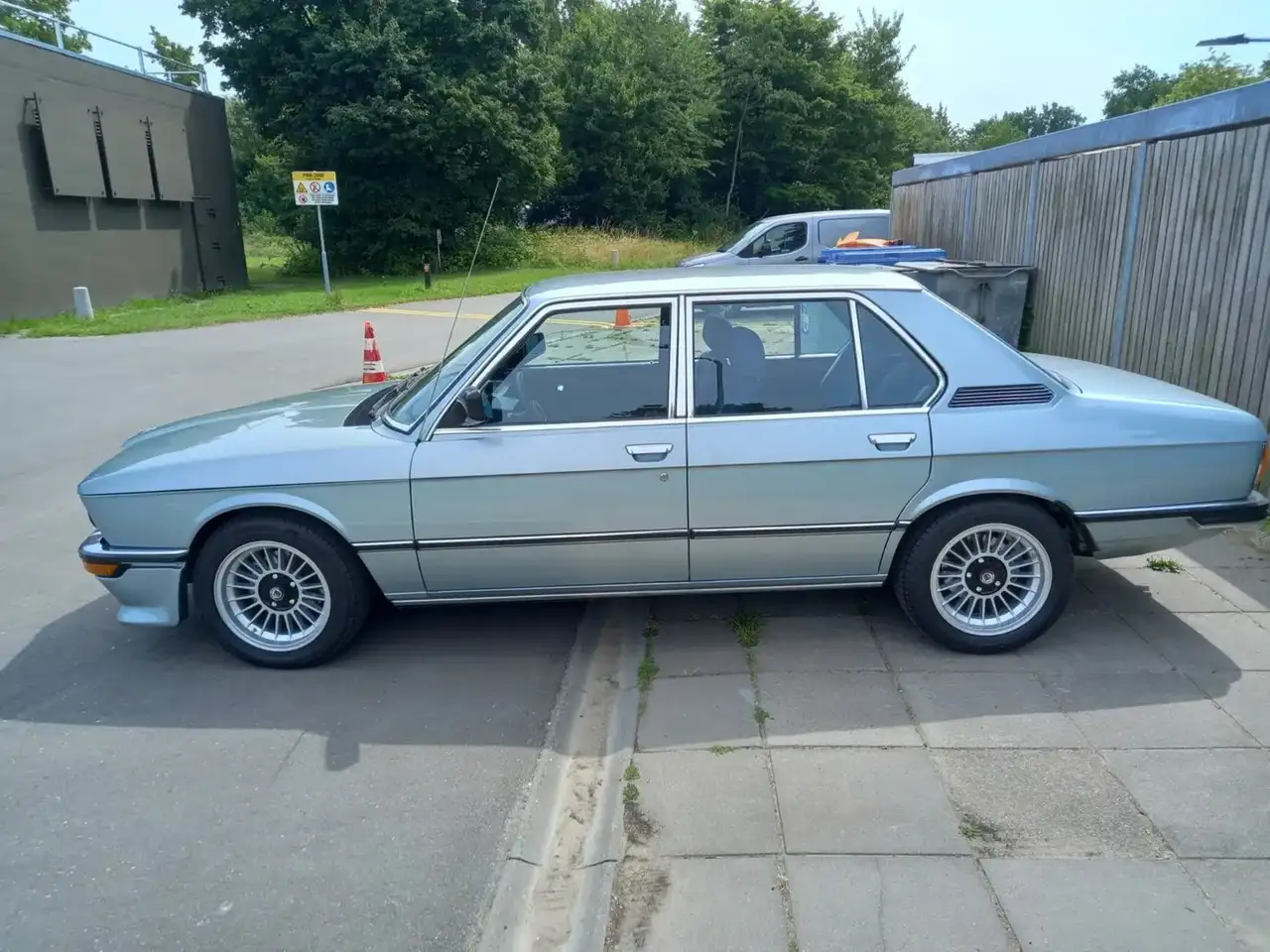 BMW 528i, foto 6