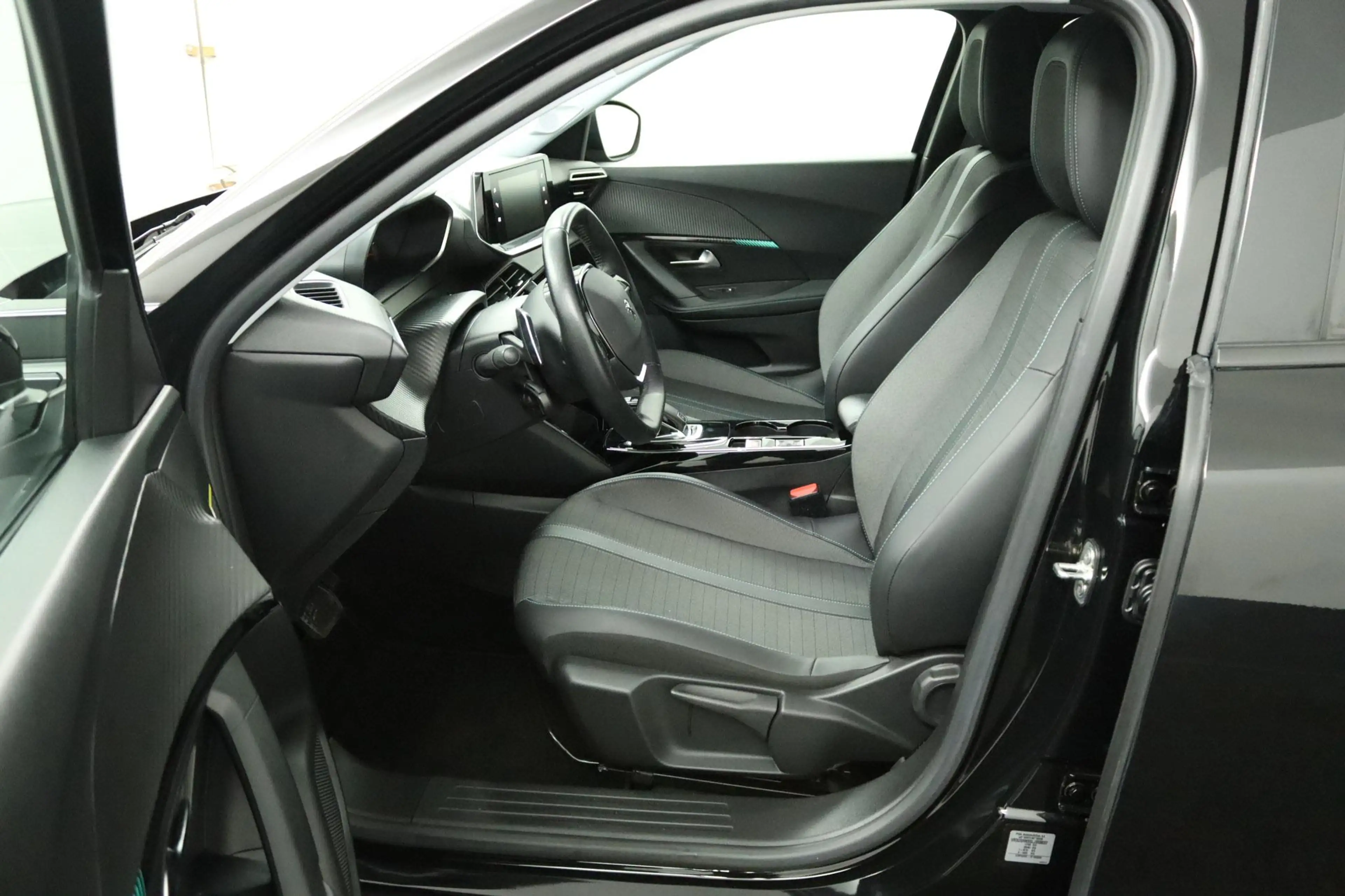 Peugeot 2008 1.2 Turbo 130pk Allure Pack | Trekhaak | Apple Car — photo 14