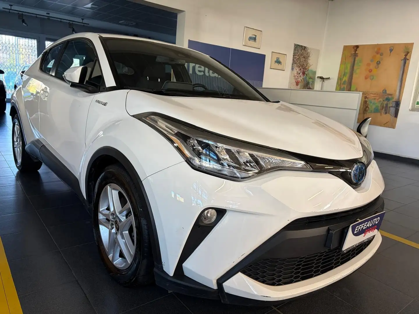 Toyota C-HR 1.8h Active e-cvt Bianco - 1