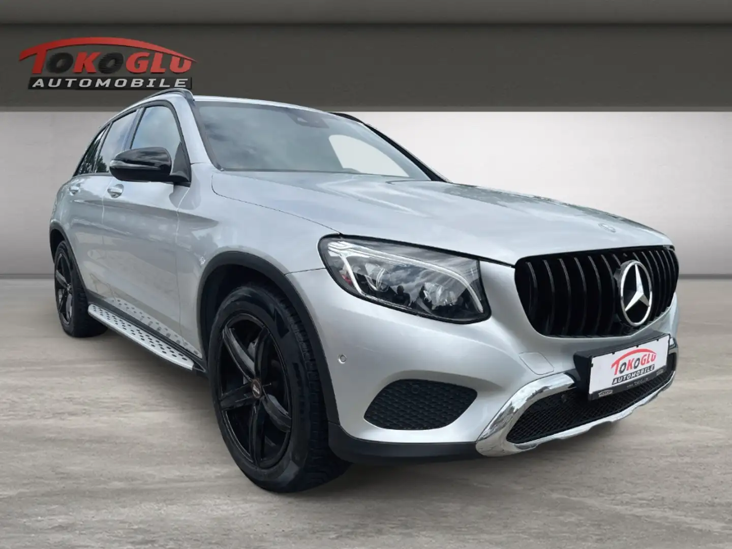Mercedes-Benz GLC 220 d 4Matic AHK-klappbar LED KAMERA Kurvenlicht El. H Silber - 1