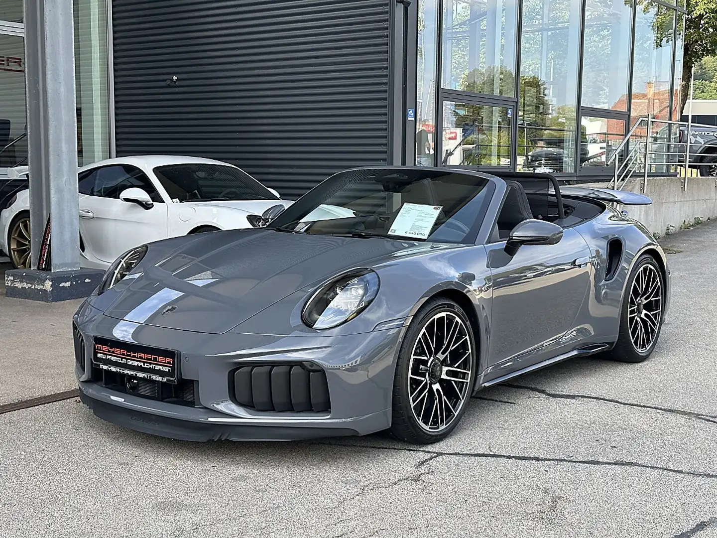 Porsche 992 911 992.2 Carrera Cabrio Turbo S PDK / Lift / B... Grau - 1