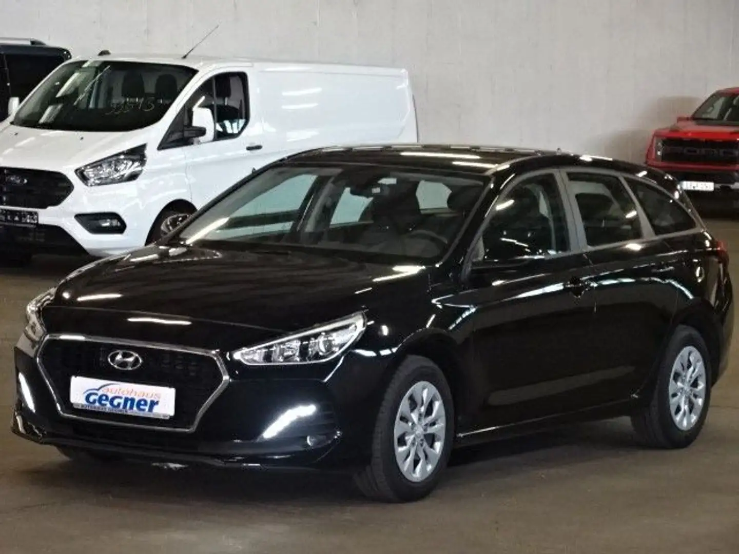 Hyundai i30 Kombi 1.4 Select Klima Tempomat Zwart - 2