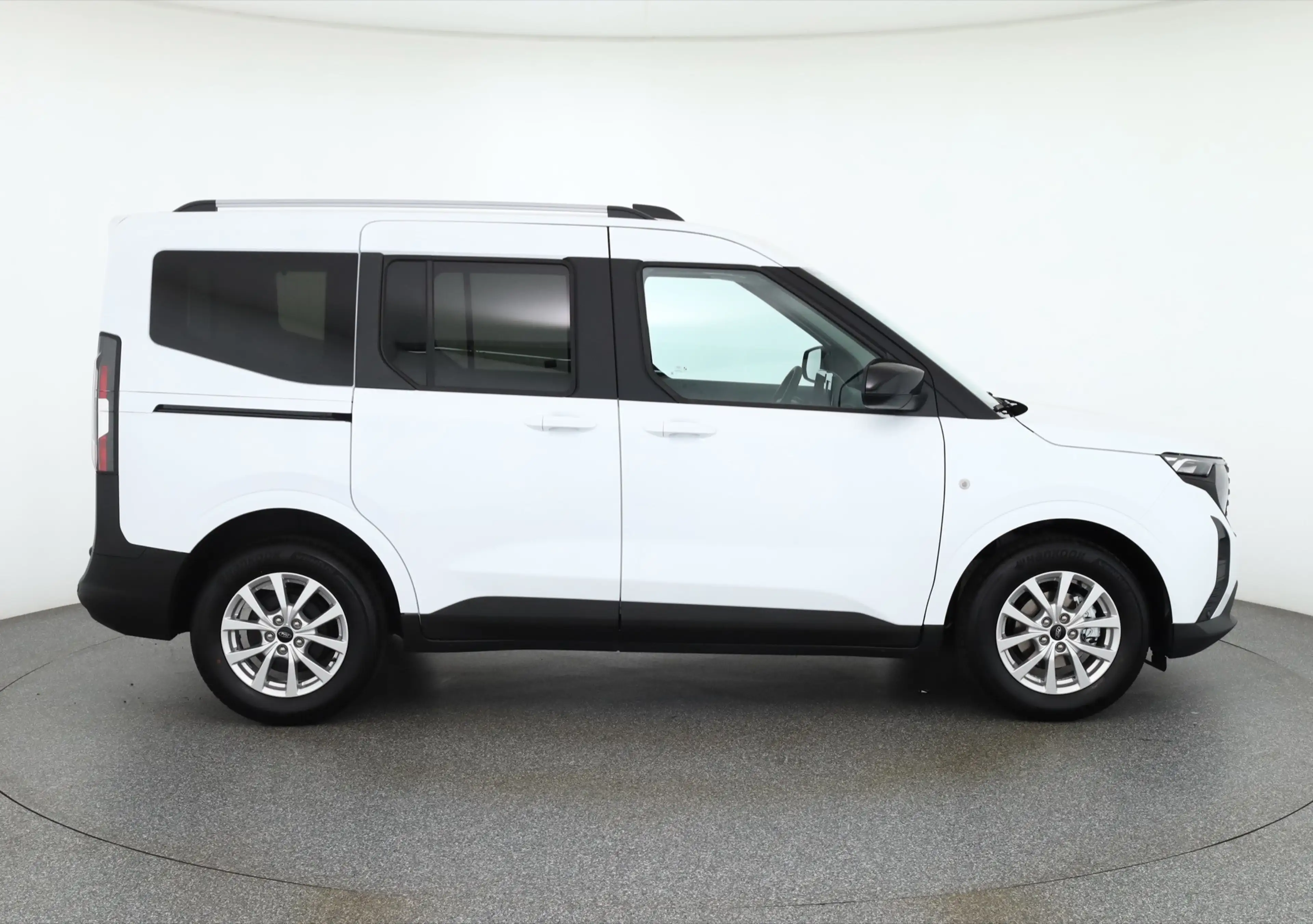 Ford Tourneo Courier Titanium 1.0 EB Aut. Kamera AHK — photo 6