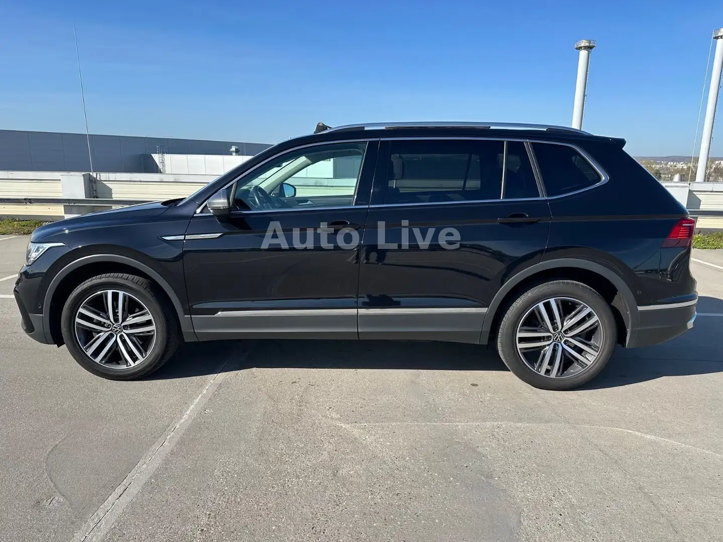 Volkswagen Tiguan Allspace 2.0 TDI DSG*4M*PANO*NAVI*IQ*VOL! Schwarz - 2