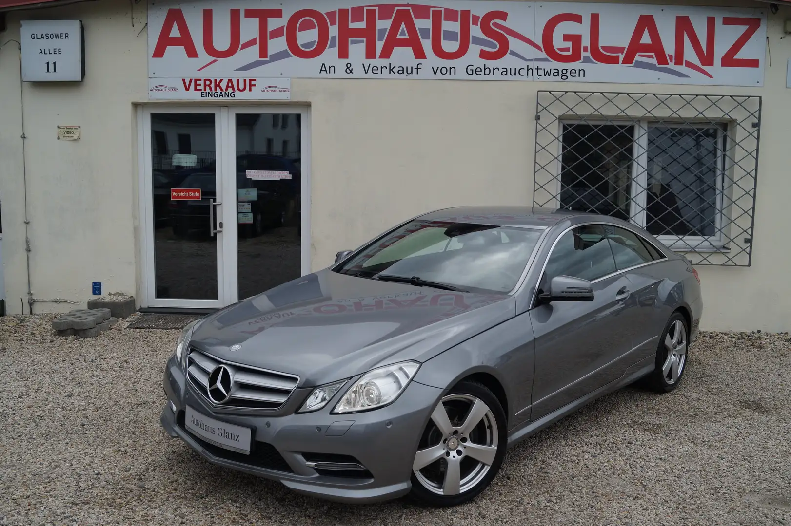Mercedes-Benz E 250 E 250 CGI BlueEfficiency AMG Grau - 1