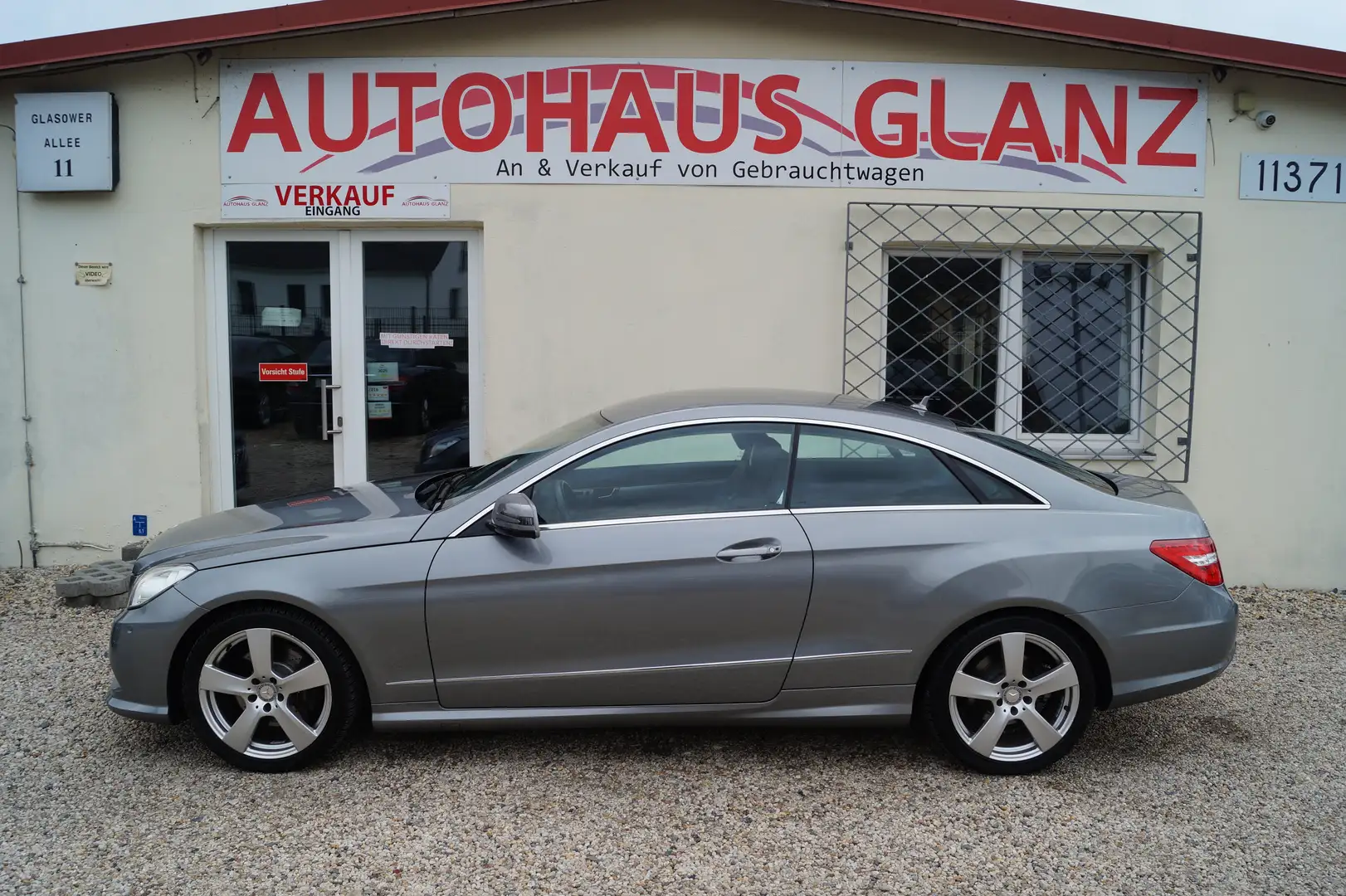 Mercedes-Benz E 250 E 250 CGI BlueEfficiency AMG Grau - 2