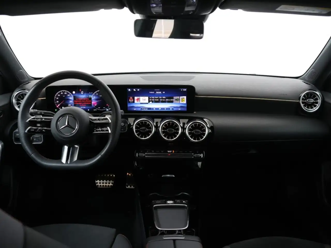 Mercedes-Benz A-Class Automatic AMG Line *PROMO PARISI GROUP*, миниатюра 13