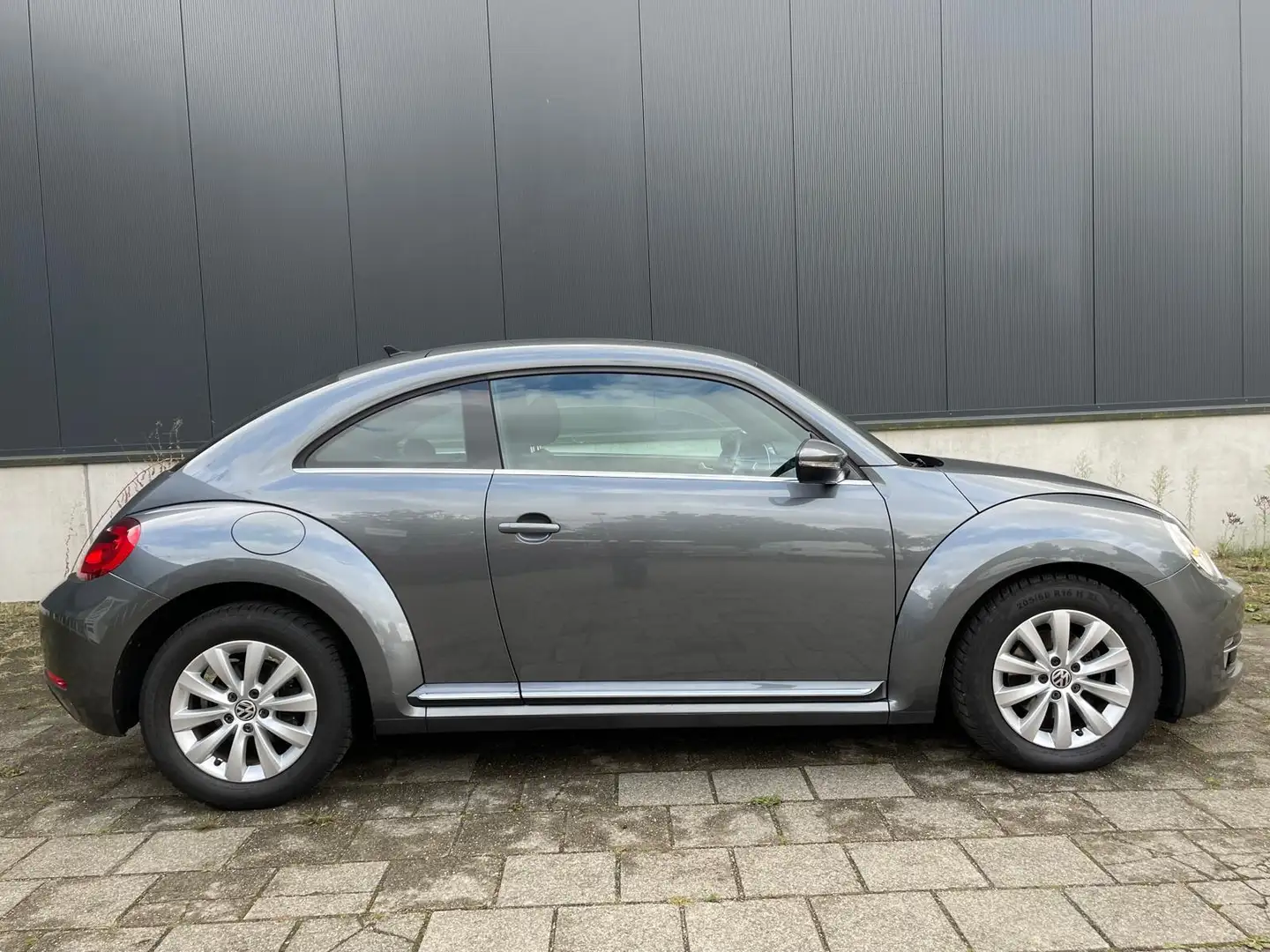 Volkswagen Beetle 1.6 TDI Design euro 5 Gris - 2
