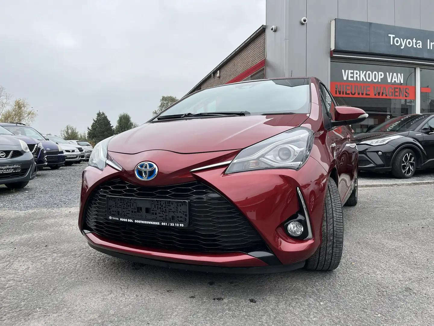 Toyota Yaris Yaris Hybrid 1.5 VVT-i Rood - 2