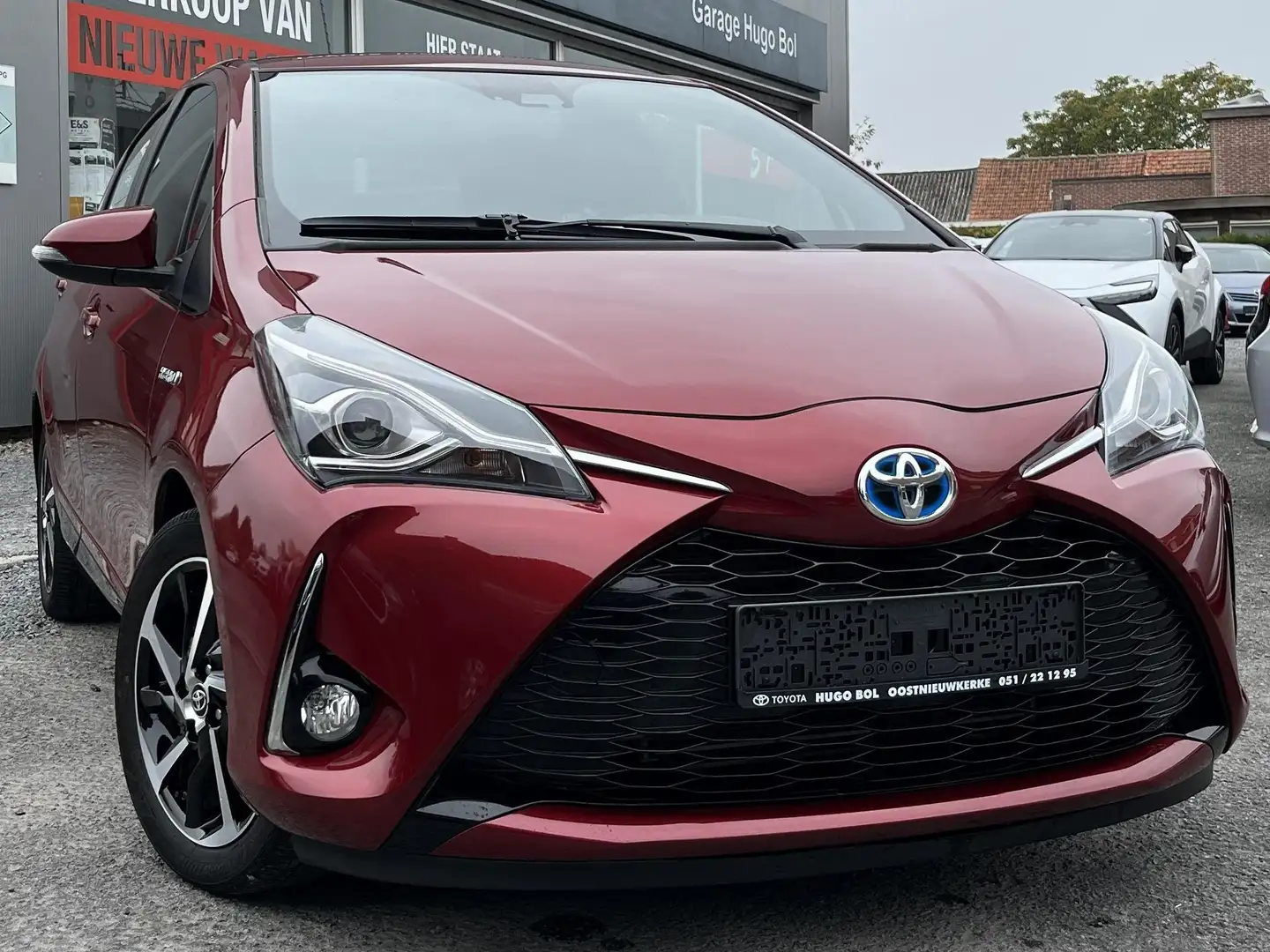Toyota Yaris Yaris Hybrid 1.5 VVT-i Rood - 1