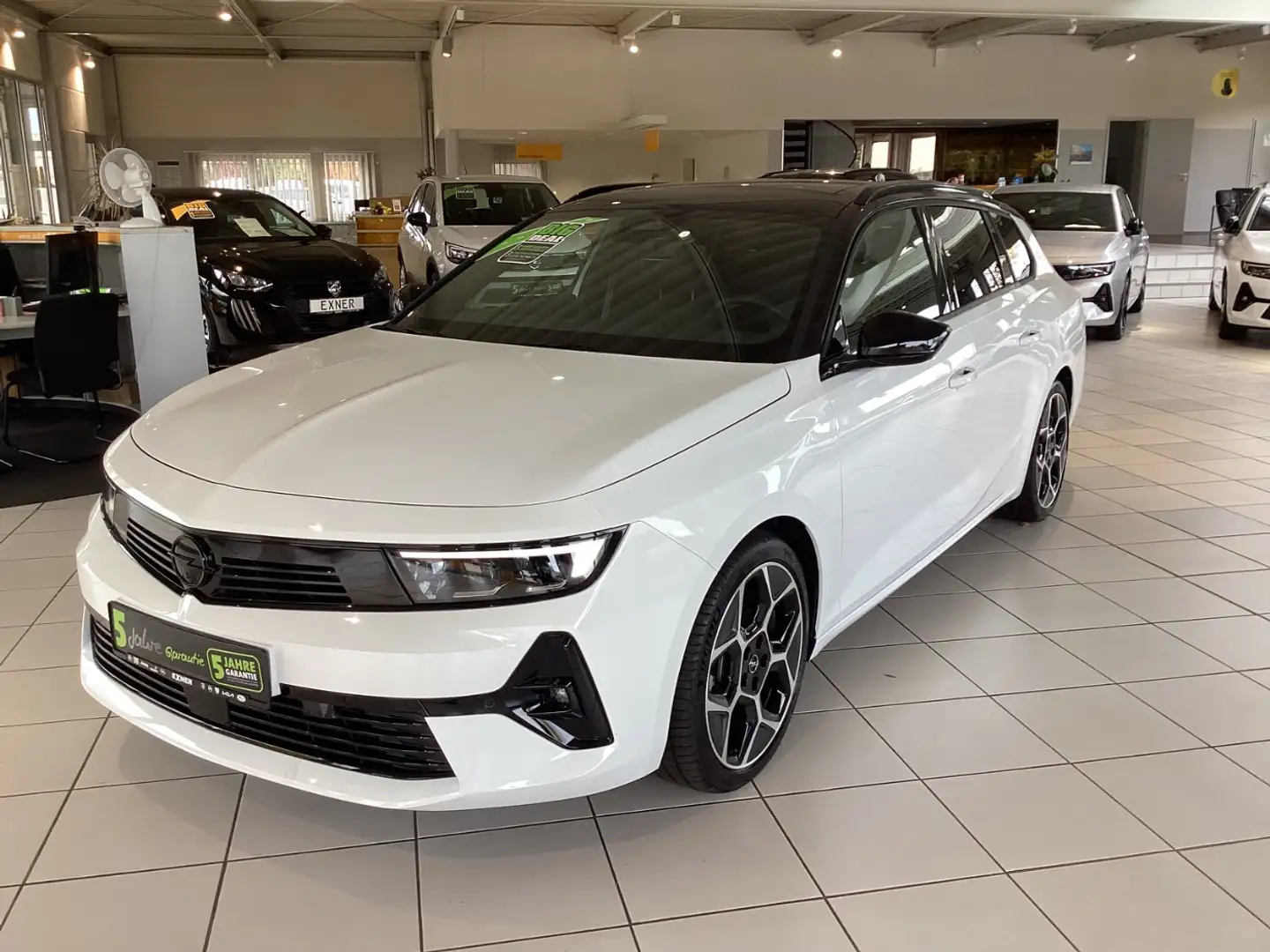 Opel Astra L Sportstourer 1.2 Turbo ULTIMATE ACC+AHK Weiß - 2