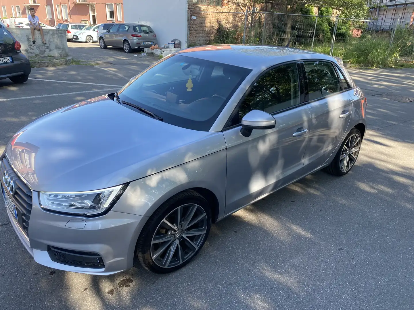 Audi A1 Sportback 1.4 tdi Metal NEOPATENTATI Gris - 1