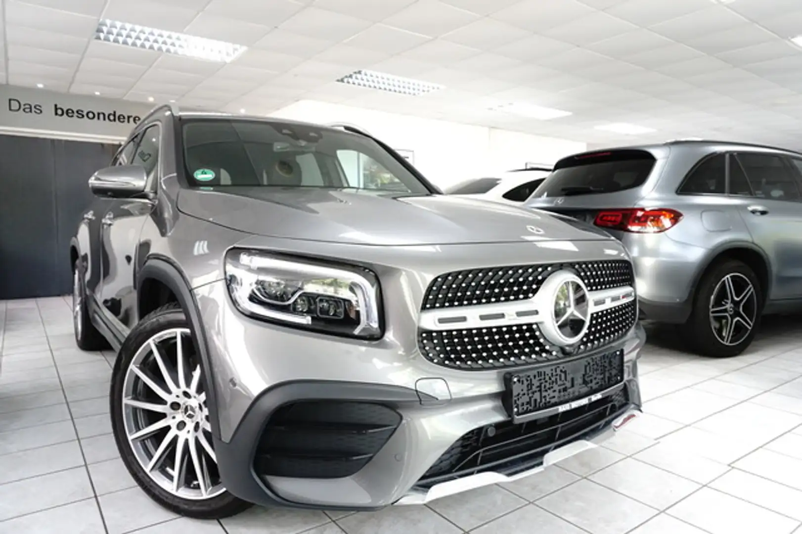 Mercedes-Benz GLB 220 d 4M AMG MULTIBEAM ACC MBUX 360° AHK Gris - 1