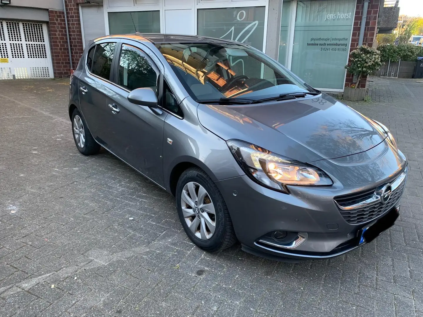 Opel Corsa-e Corsa 5-Türer 1.4Turbo(ecoFLEX)Start/Stop Innov Grau - 1