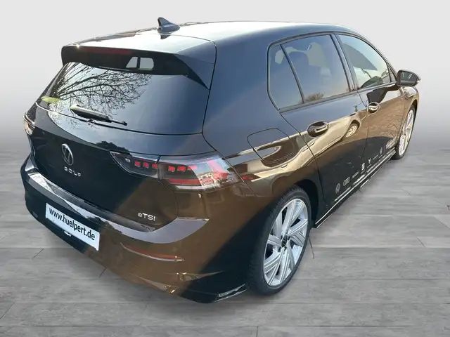 Volkswagen Golf view 3