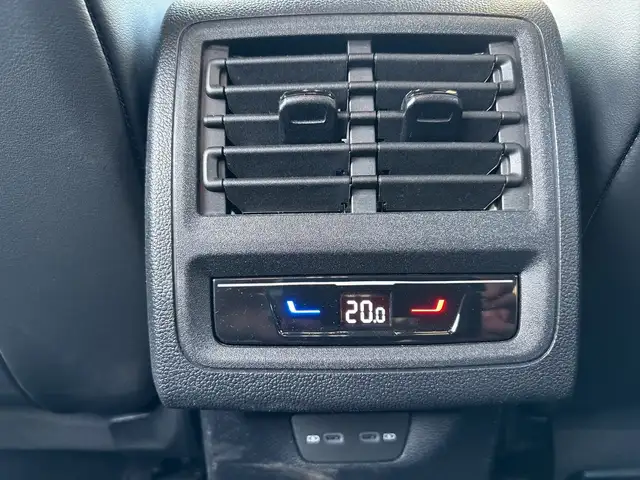 Volkswagen Golf view 8
