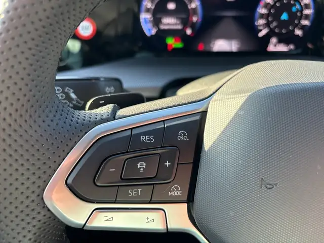 Volkswagen Golf view 14