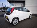 Toyota Aygo 1.0 VVT-i 72pk 5D x-play cabrio | Airco | Camera | Blanc - thumbnail 3