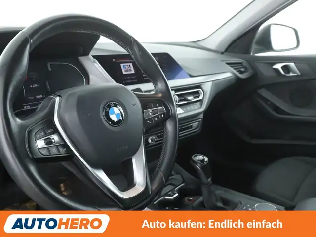 BMW 1 Series view 11