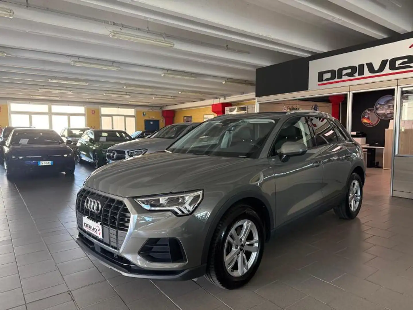 Audi Q3 35 2.0 tdi Business quattro s-tronic Grau - 1