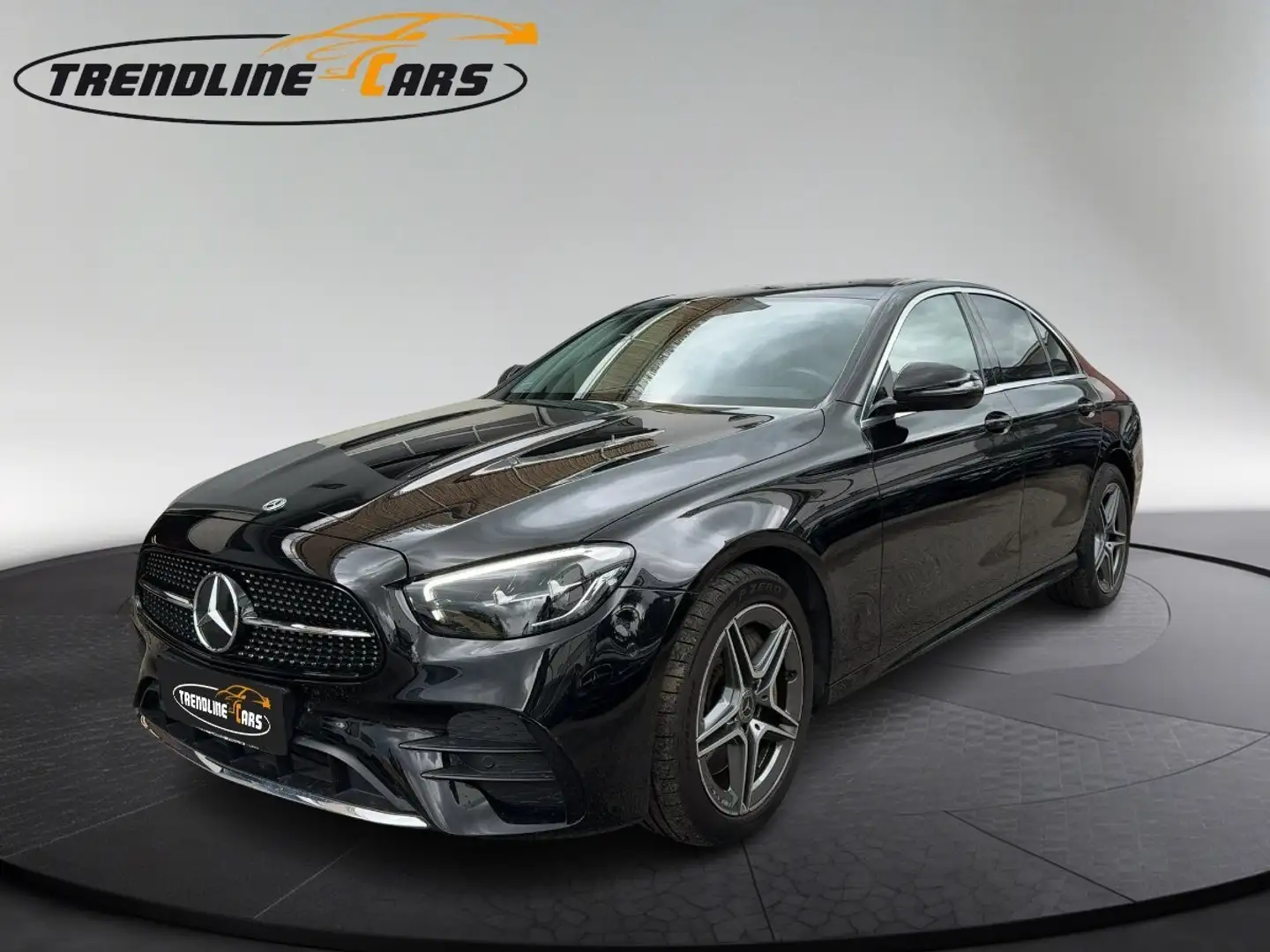 Mercedes-Benz E 300 e PHEV Aut. *AMG-Line* Schwarz - 1