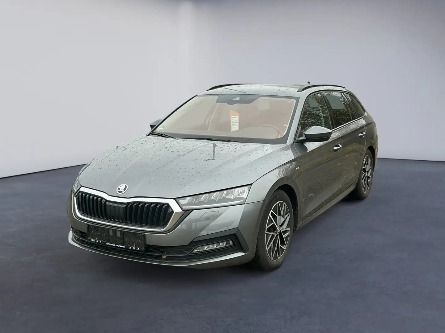 Skoda Octavia Combi 2,2 TDI Ambition DSG Clever LED+NAVI+AZV Grigio - 1