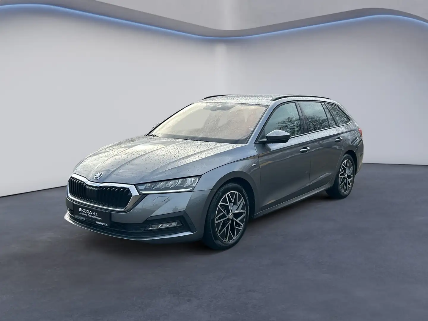 Skoda Octavia Combi 2.0TDI DSG Clever LED+NAVI+AZV Grijs - 1
