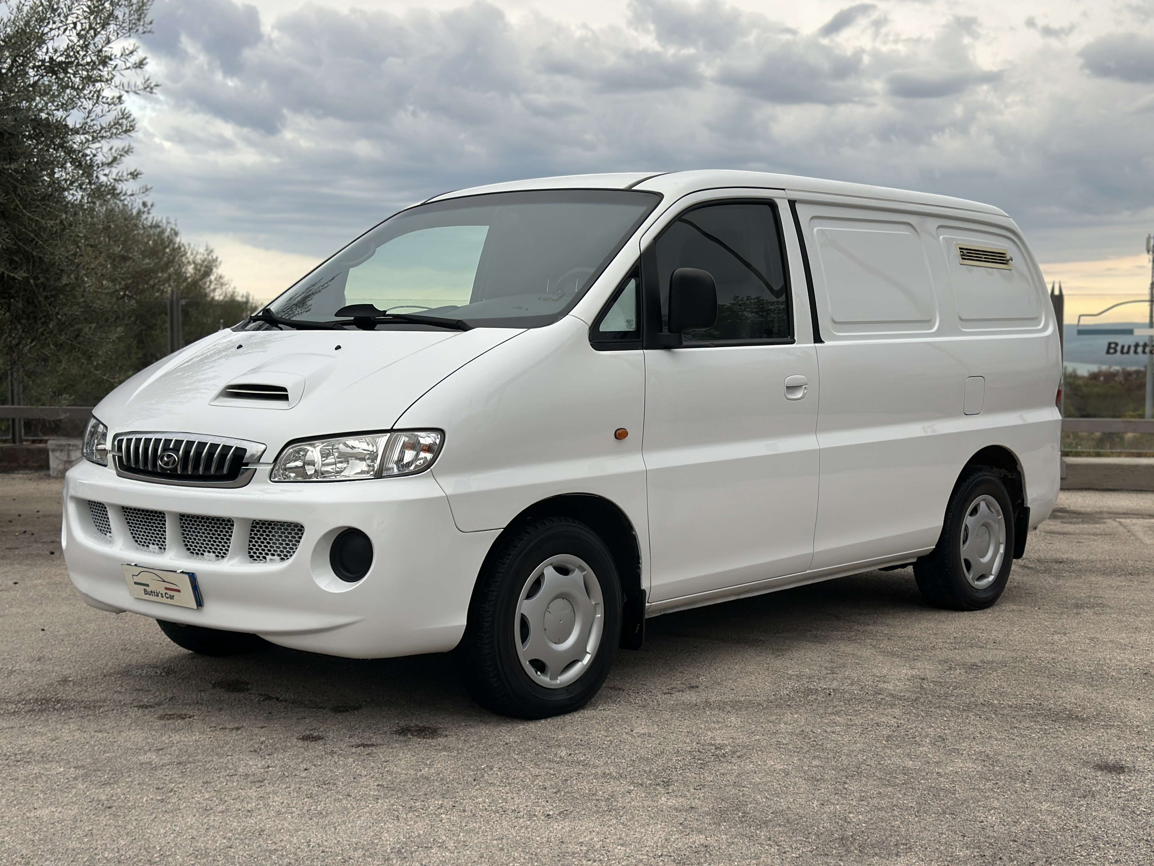 Hyundai H-1
