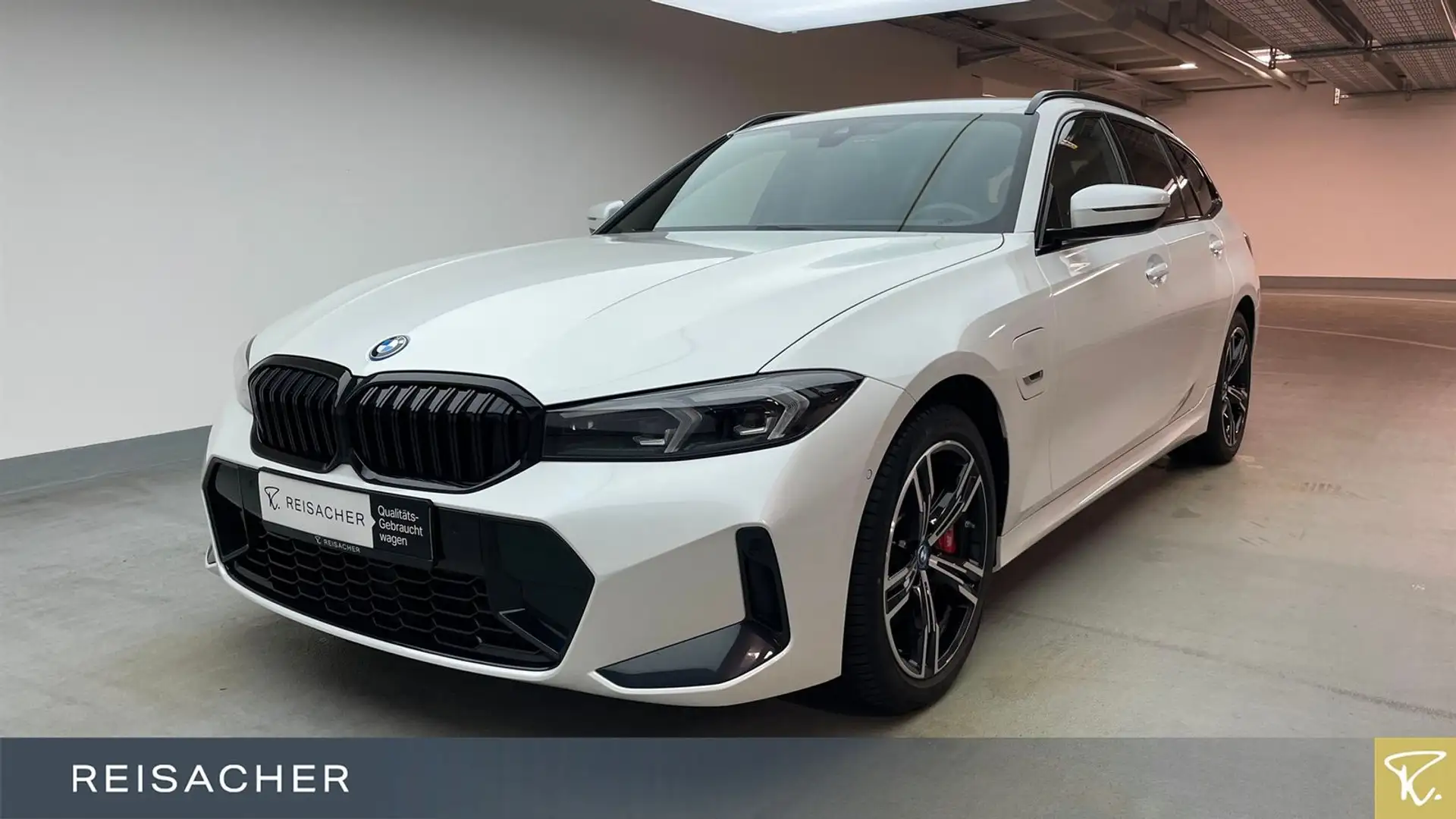 BMW 330 e xDrive Touring M-Sport LCProf eSitz+Me HUD Weiß - 1