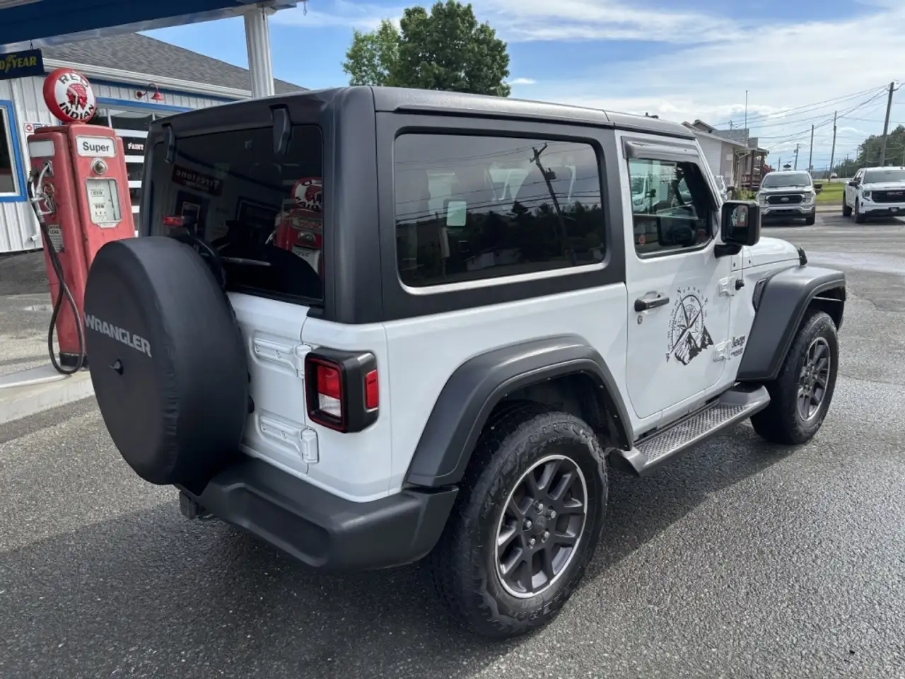 Jeep Wrangler photo Jeep Wrangler