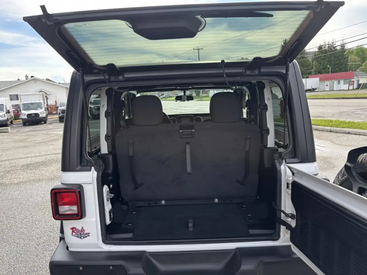 Jeep Wrangler photo Jeep Wrangler