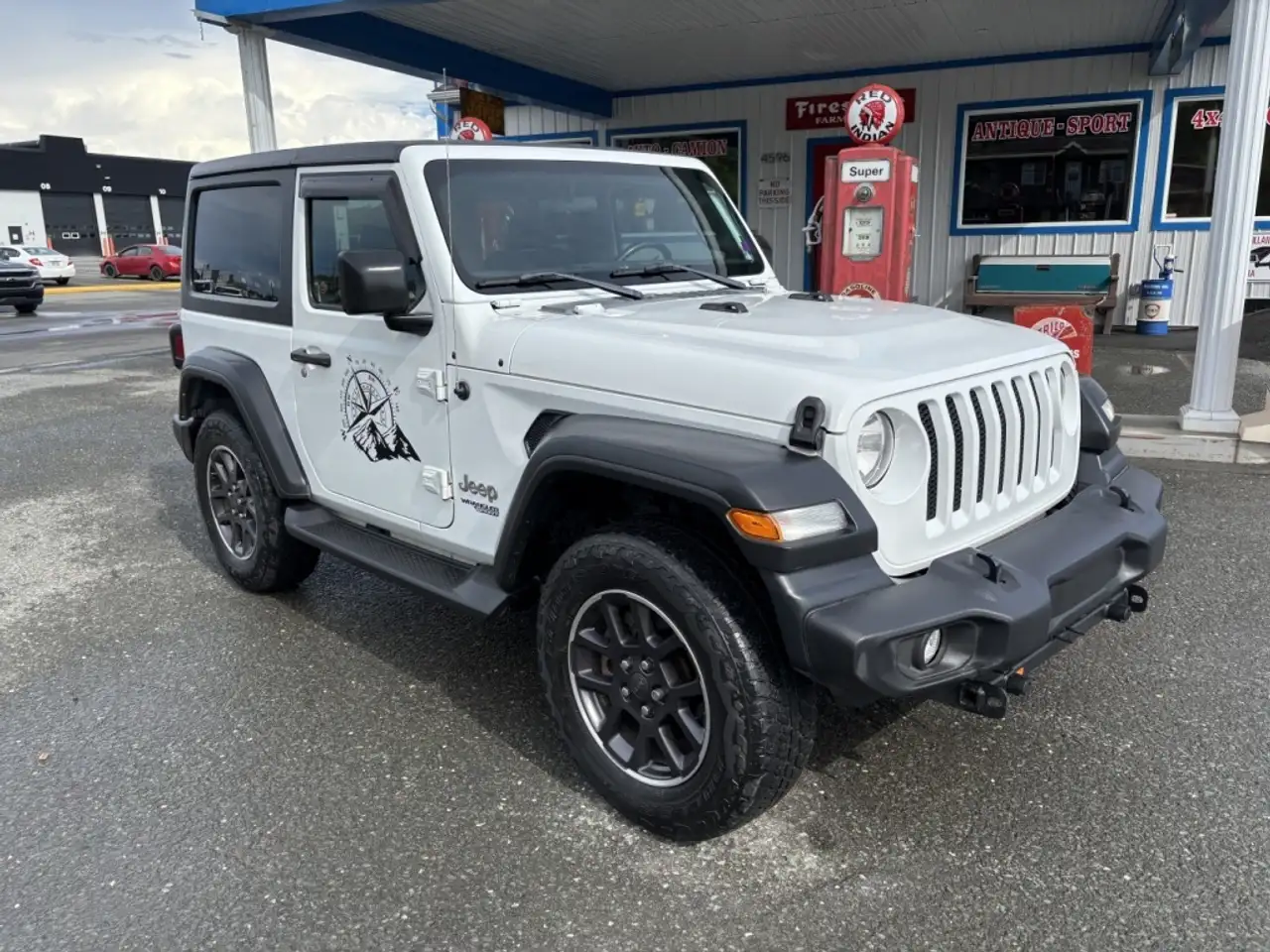 Jeep Wrangler photo Jeep Wrangler