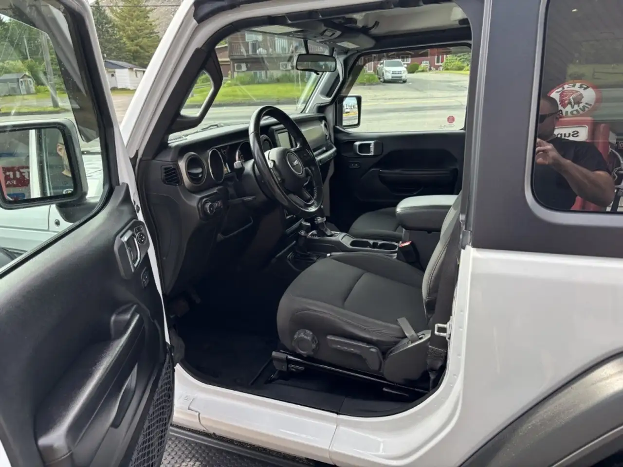 Jeep Wrangler photo Jeep Wrangler