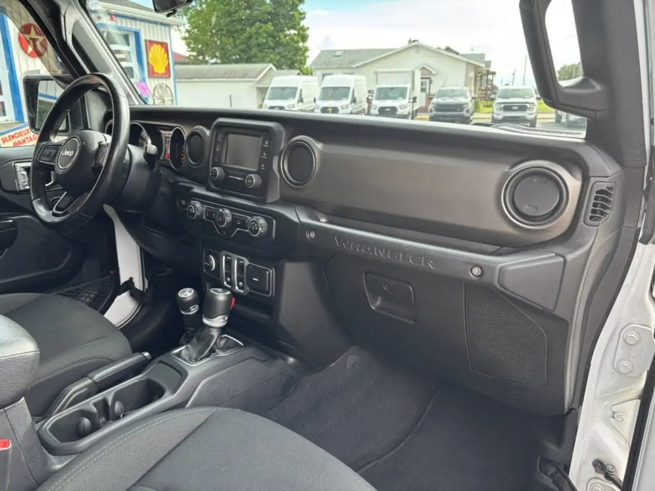 Jeep Wrangler photo Jeep Wrangler