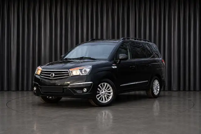 SsangYong Rodius Sapphire 4WD/7-Sitze/Leder/AHK/Top