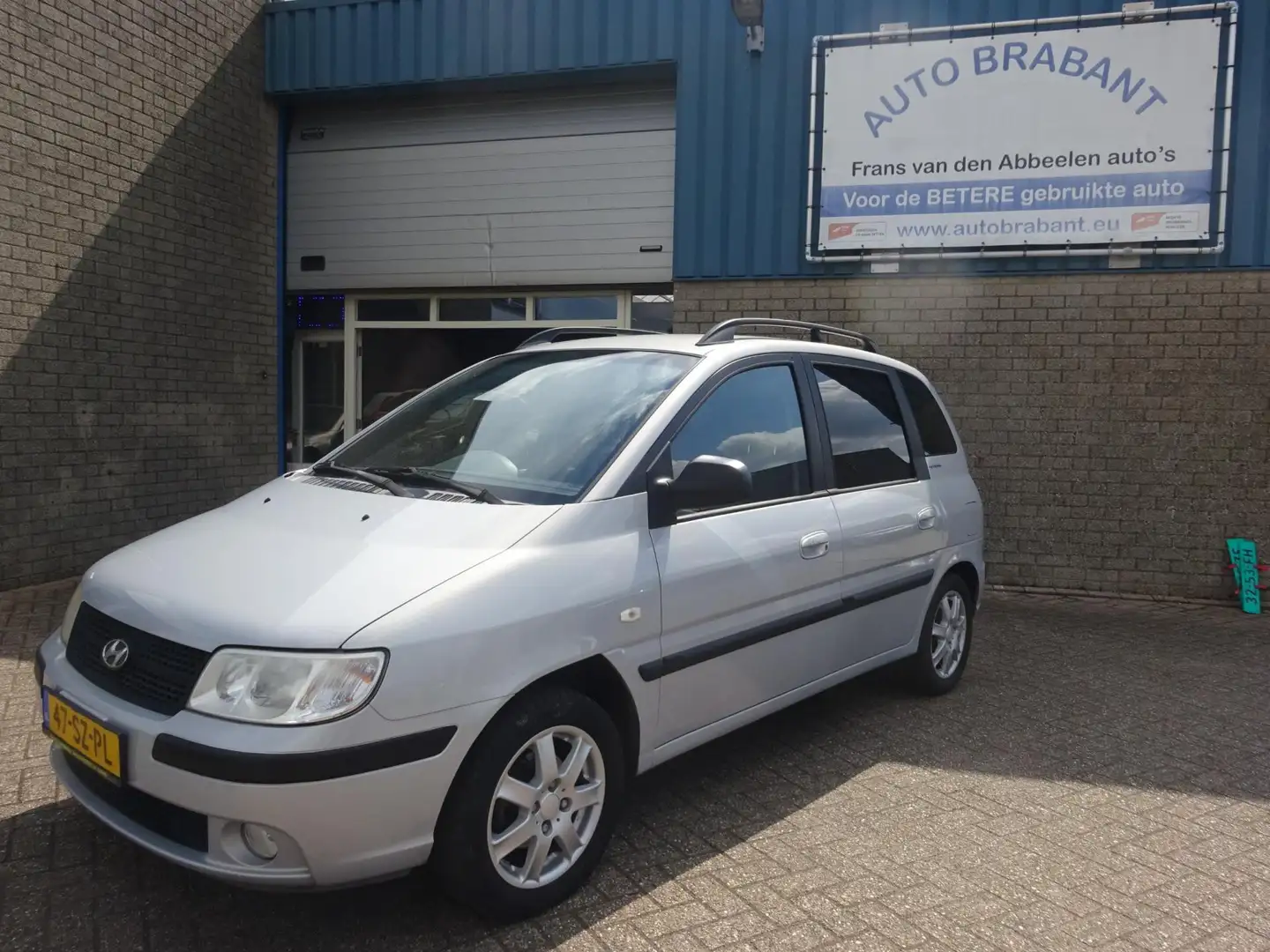 Hyundai Matrix 1.6i Active Cool Grijs - 1