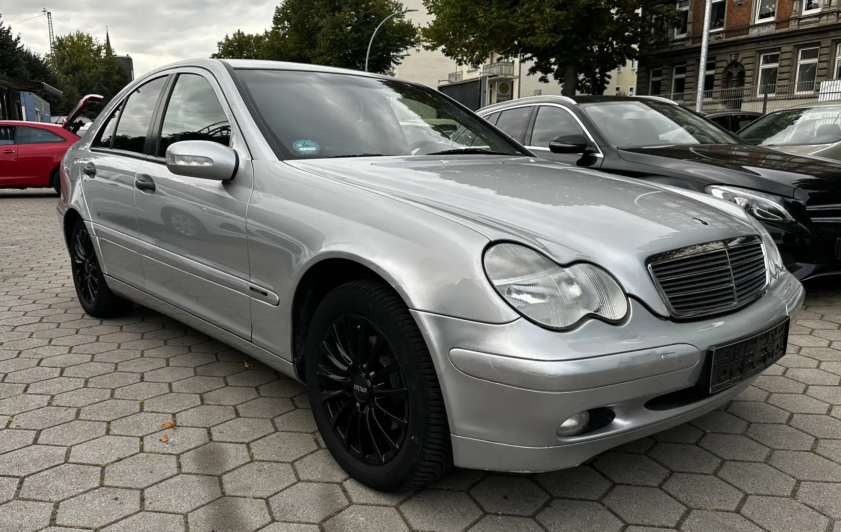 Mercedes-Benz C 200 C-Klasse CDI Avantgarde Stříbrná - 1
