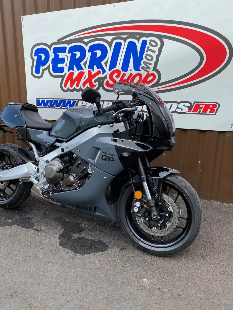 Yamaha XSR 900 Gris - 2