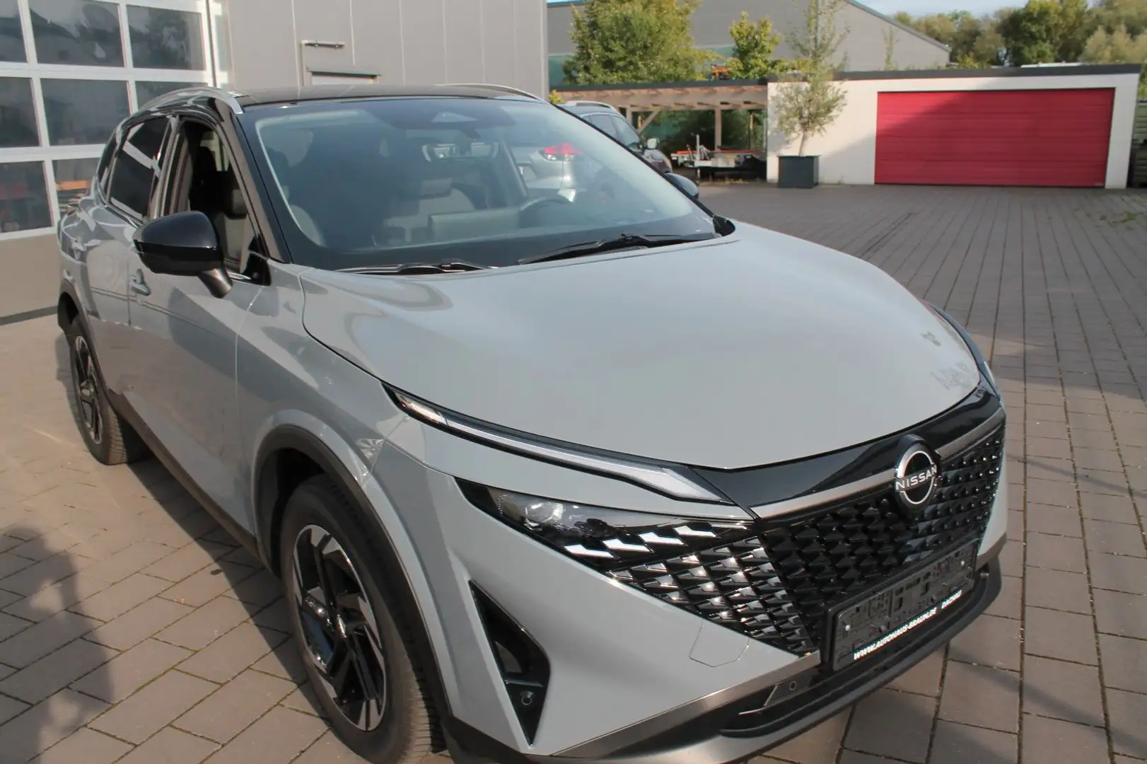 Nissan Qashqai N-Connecta Automatik Gris - 2