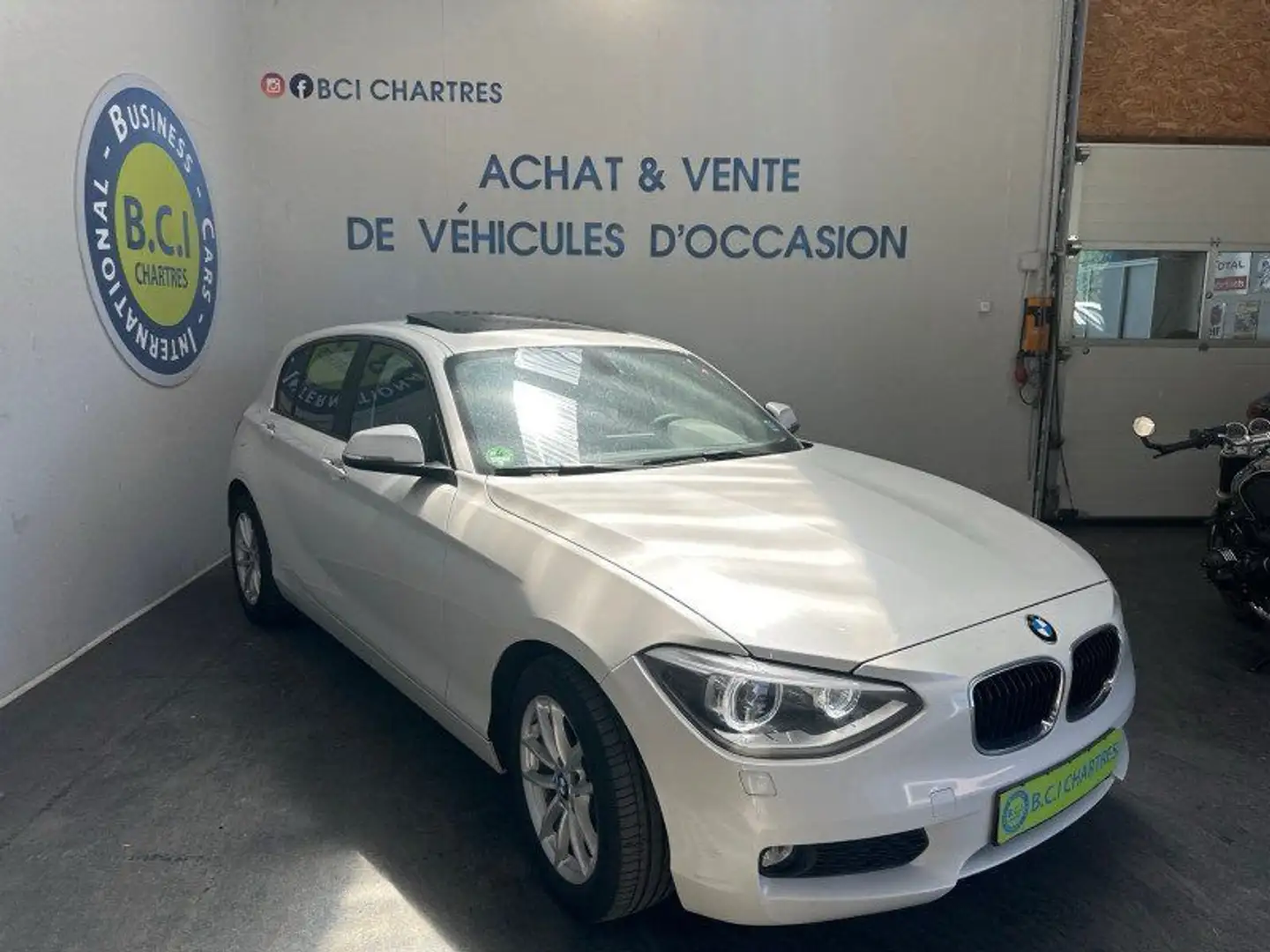 BMW 118 SERIE (F21/F20) 118I 170CH LOUNGE 5P Blanc - 2