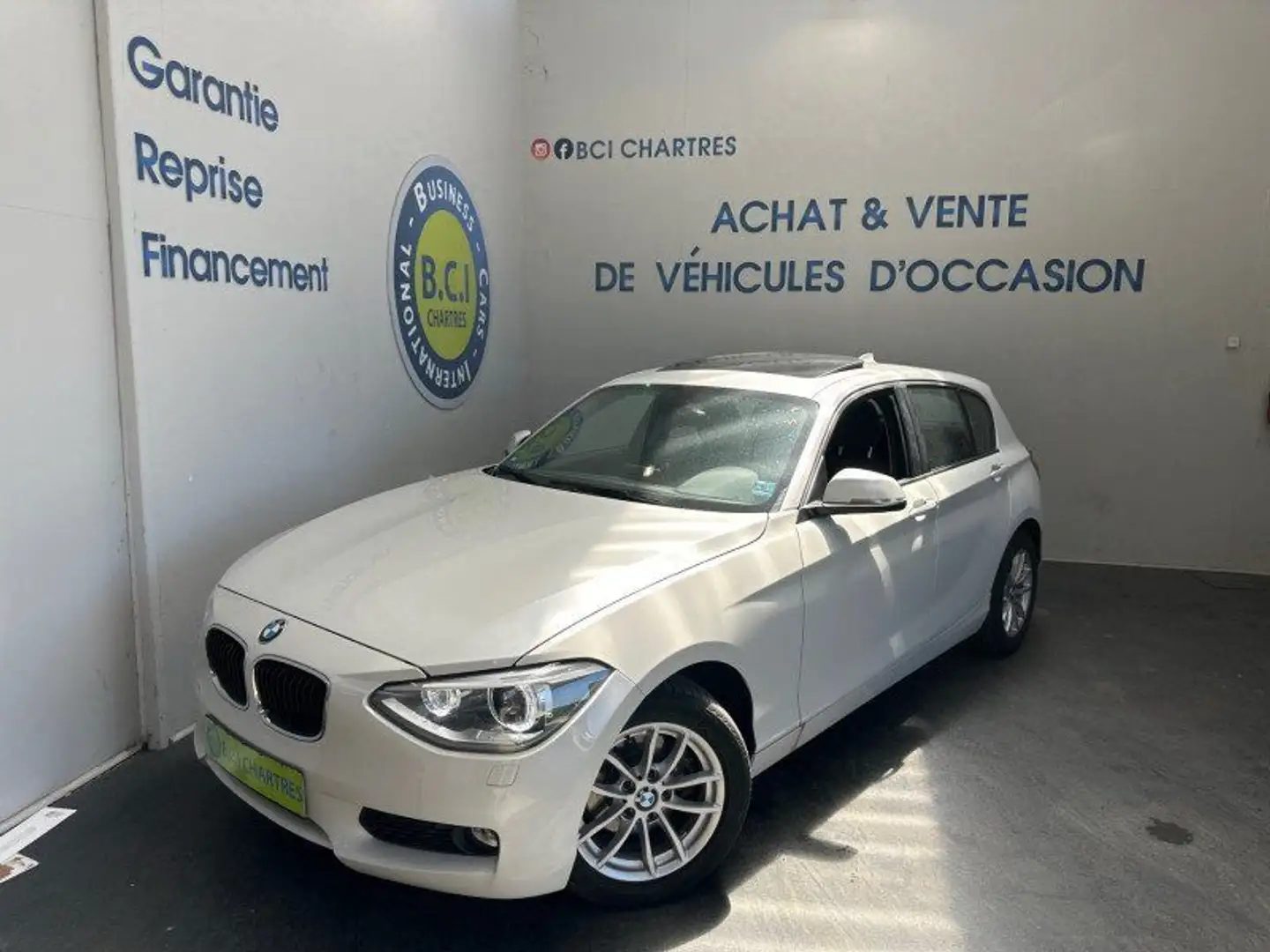 BMW 118 SERIE (F21/F20) 118I 170CH LOUNGE 5P Blanc - 1