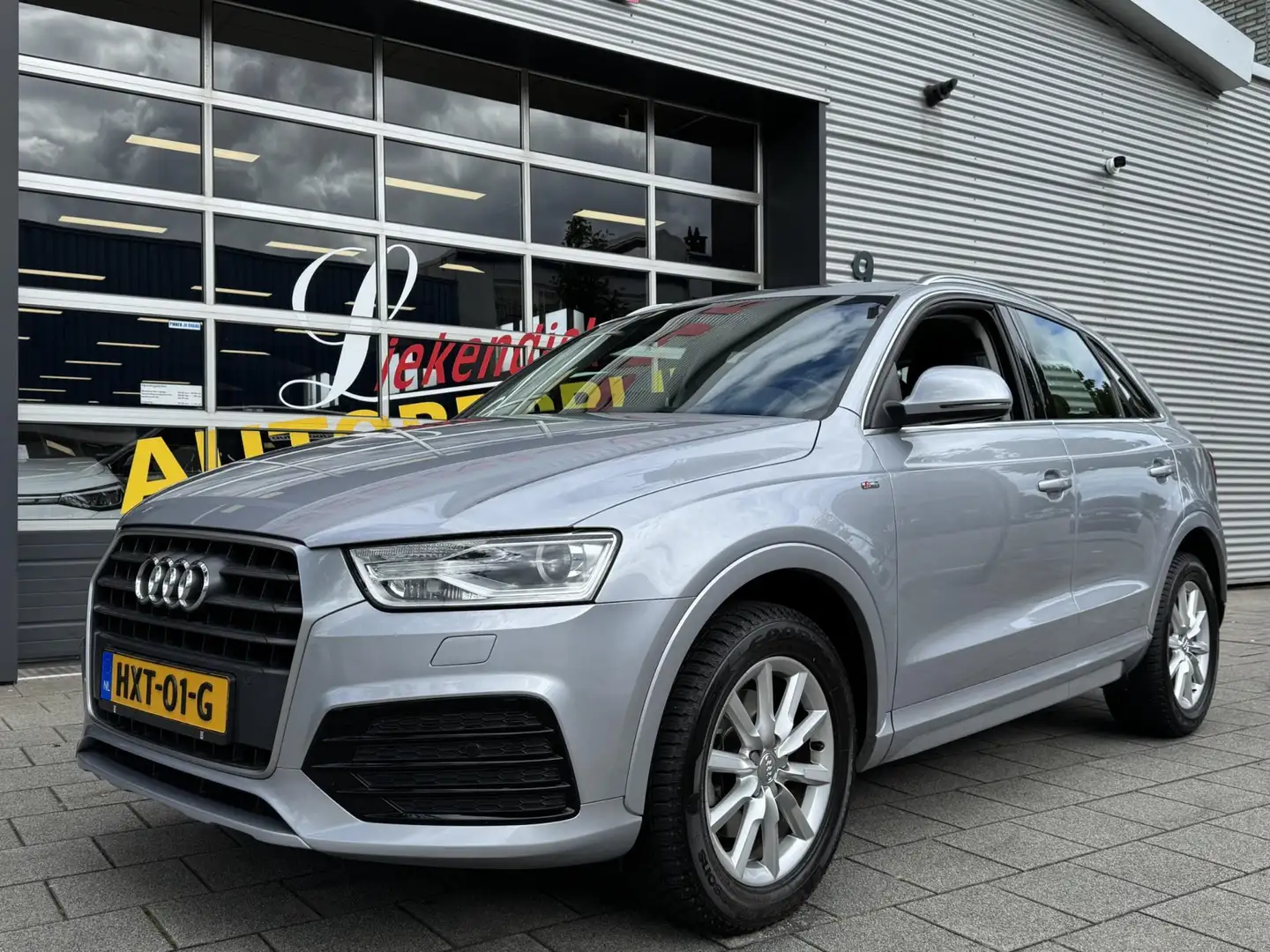 Audi Q3 1.4 TFSI CoD Design Pro Line Plus AUTOMAAT 61.000 Gris - 1
