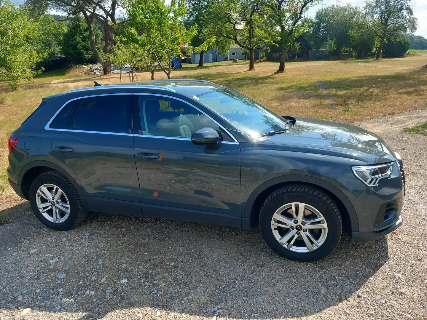 Audi Q3 Q3 35 TDI quattro intense S-tronic intense Grau - 1