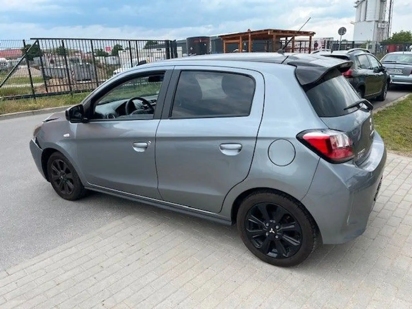 Mitsubishi Space Star Spirit+ Black Aut./Fahrbereit/Navi Grau - 2